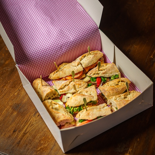 [0052] The Charles Dickens Platter (!!! 5 persons minim. order !!!)